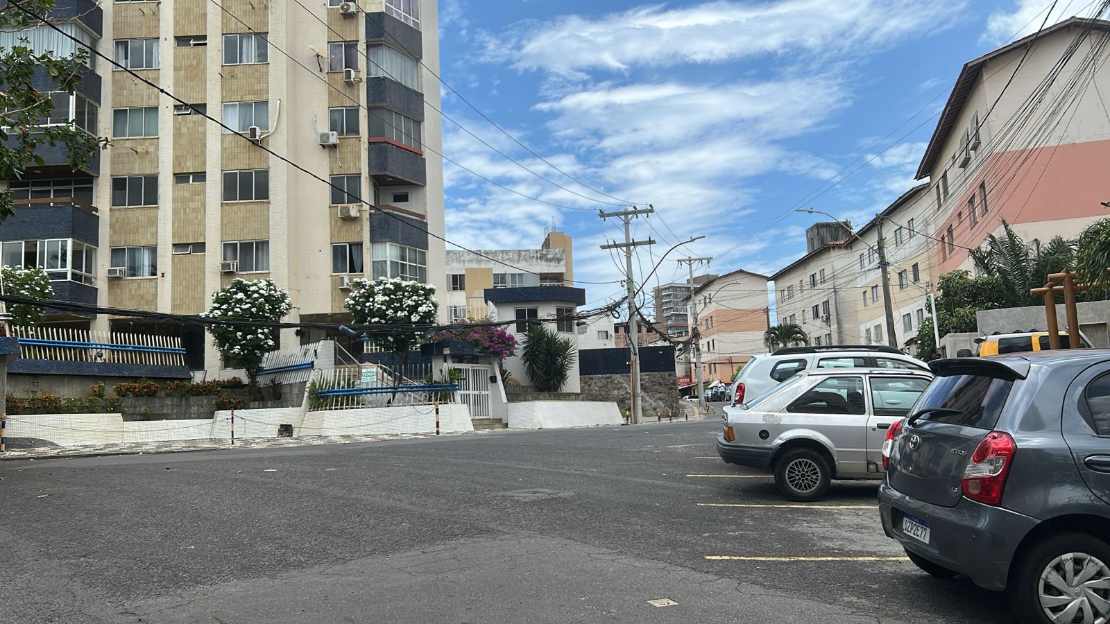 Tiroteio: moradores vivem momentos de tensão no Costa Azul por Bruno Wendel/CORREIO