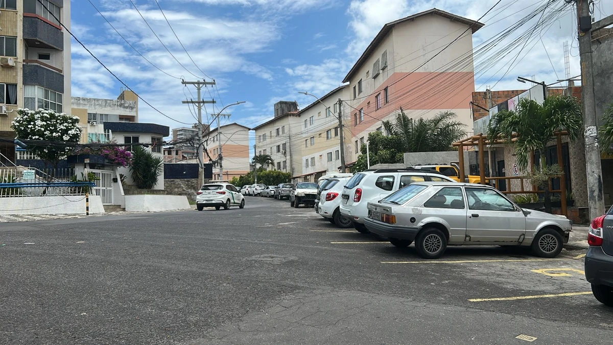 Tiroteio: moradores vivem momentos de tensão no Costa Azul por Bruno Wendel/CORREIO
