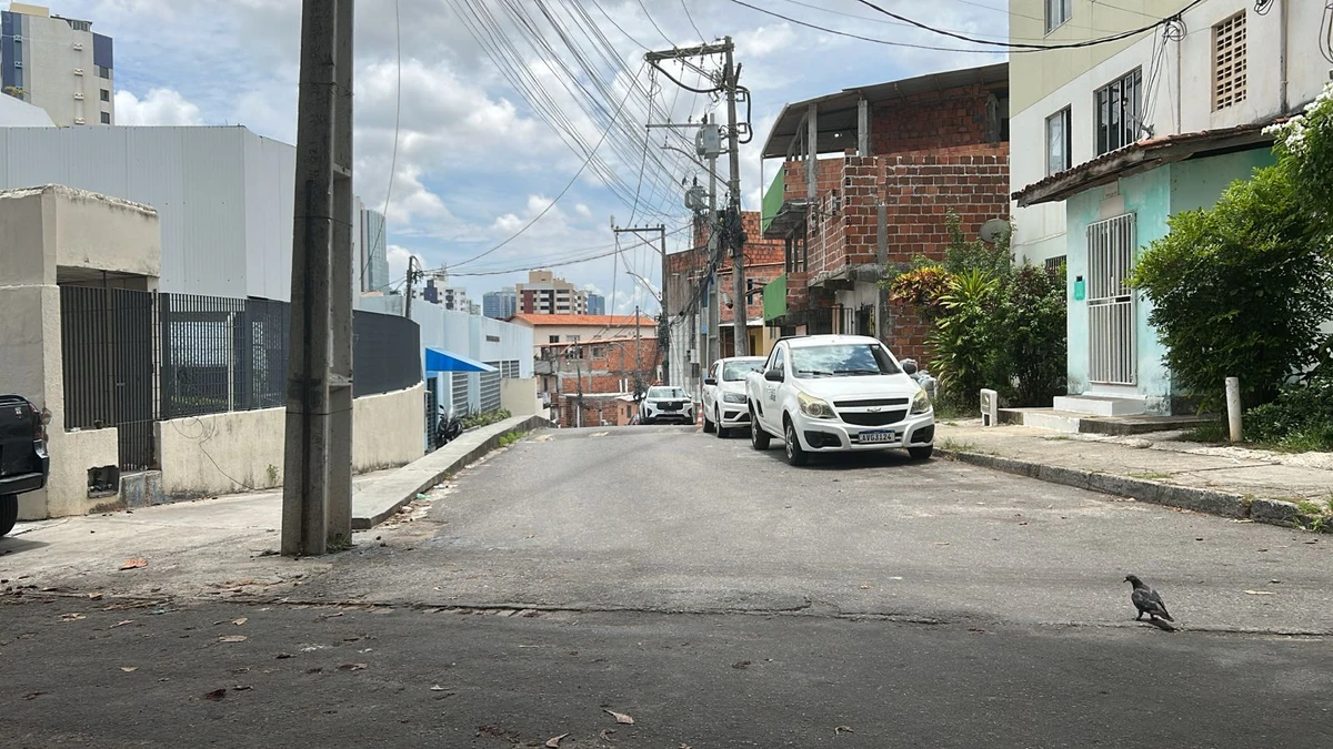 Tiroteio: moradores vivem momentos de tensão no Costa Azul por Bruno Wendel/CORREIO