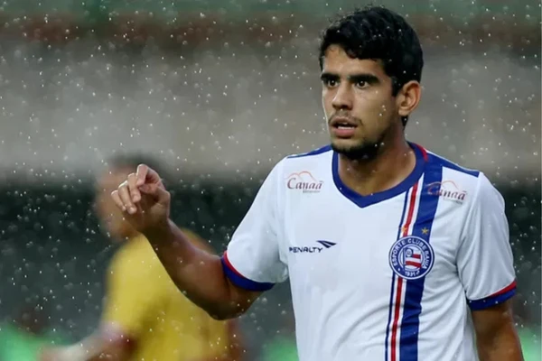 Zé Roberto com a camisa do Bahia