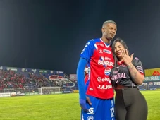 Imagem - Jogador pede namorada em casamento, mas noivado termina em três dias: 'Estou focado na minha carreira'