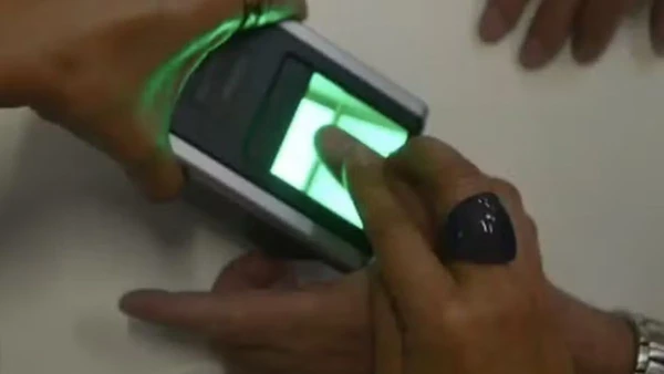 Aparelho de biometria: haverá tempo para atuais beneficiários se cadastrarem. por Foto: Marcello Casal Jr./Agência Brasil