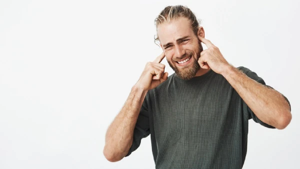 Especialistas monitoram mudanças eletromagnéticas após relatos de insônia, zumbido e falhas técnicas