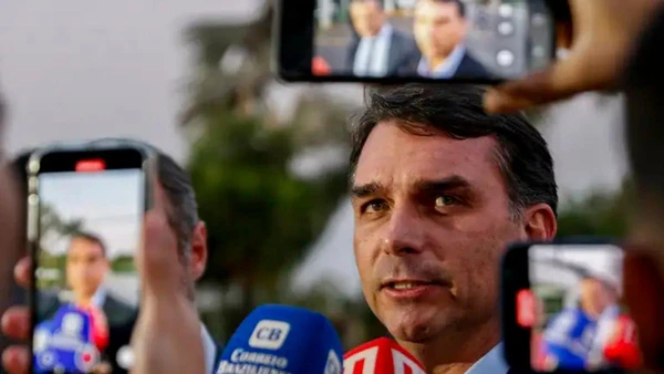 Flávio Bolsonaro por Bruno Peres/ Agência Brasil