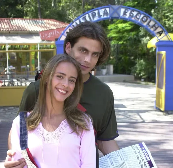 Henri Castelli e Juliana Silveira em Malhação 2002 por Divulgação/Globo