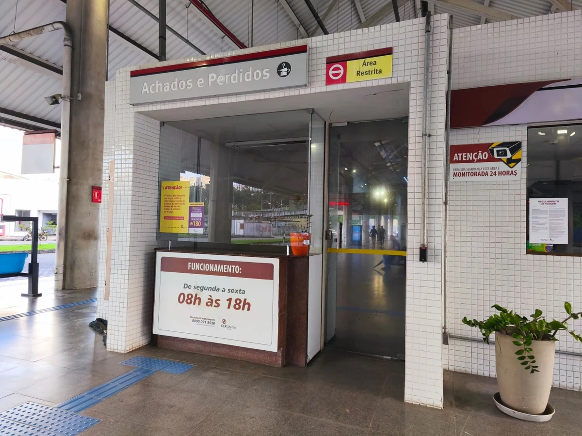 Setor de Achados e Perdidos do metrô, no Terminal Retiro
