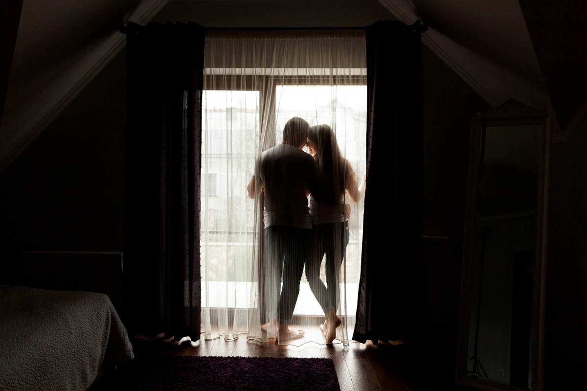 Voyeurismo foi. quinto fetiche mais comum, para 44,8% (99 mil+) dos usuários por Freepik