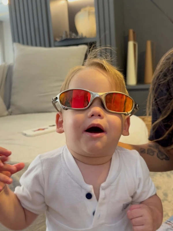 Zé Felipe e filhos na mansão em Goiânia por Reprodução/Instagram