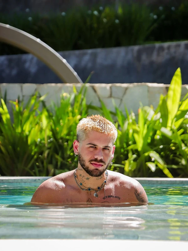 Zé Felipe na mansão em Goiânia por Reprodução/Instagram