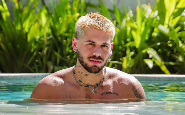 Zé Felipe na mansão em Goiânia