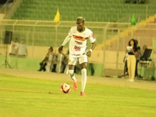 Imagem - Vitória oficializa contratação de atacante Anderson Pato, destaque da Juazeirense