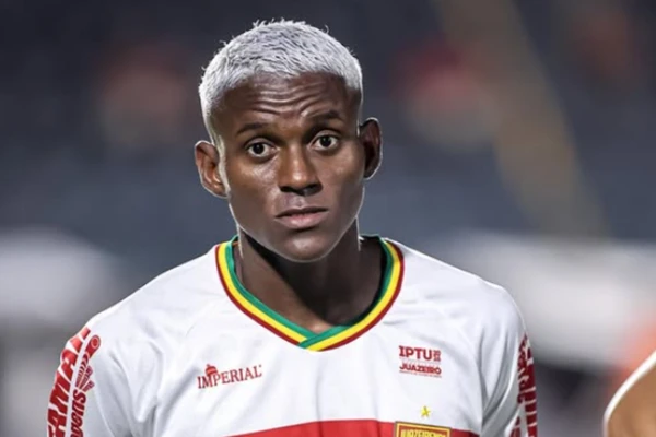 Atacante Anderson Pato negocia com o Vitória