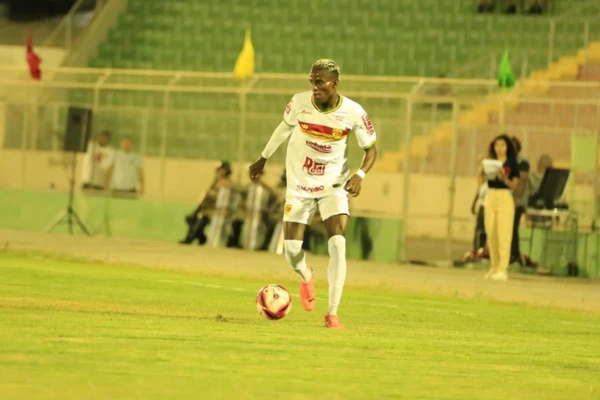 Atacante Anderson Pato negocia com o Vitória por Divulgação/Juazeirense