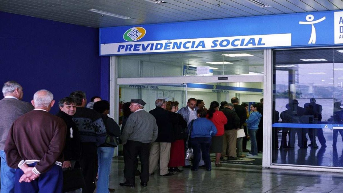 FILA NACIONAL DO INSS por Foto: Agência Brasil