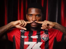 Imagem - Vitória anuncia contratação do zagueiro Cacá por empréstimo com opção de compra