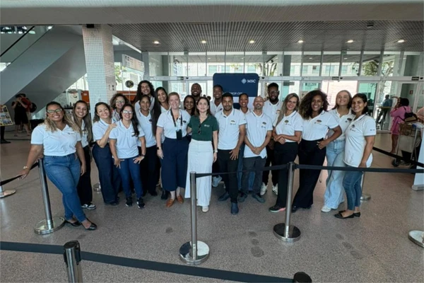 Equipe da Luck Receptivo Salvador que atua na operação dos navios