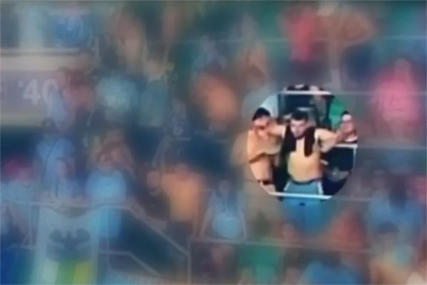 Torcedor fez gestos racistas por Reprodução