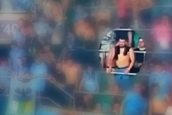 Torcedor fez gestos racistas por Reprodução