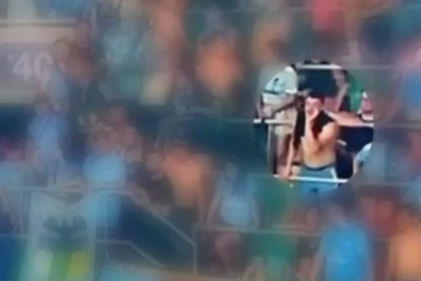 Torcedor fez gestos racistas por Reprodução