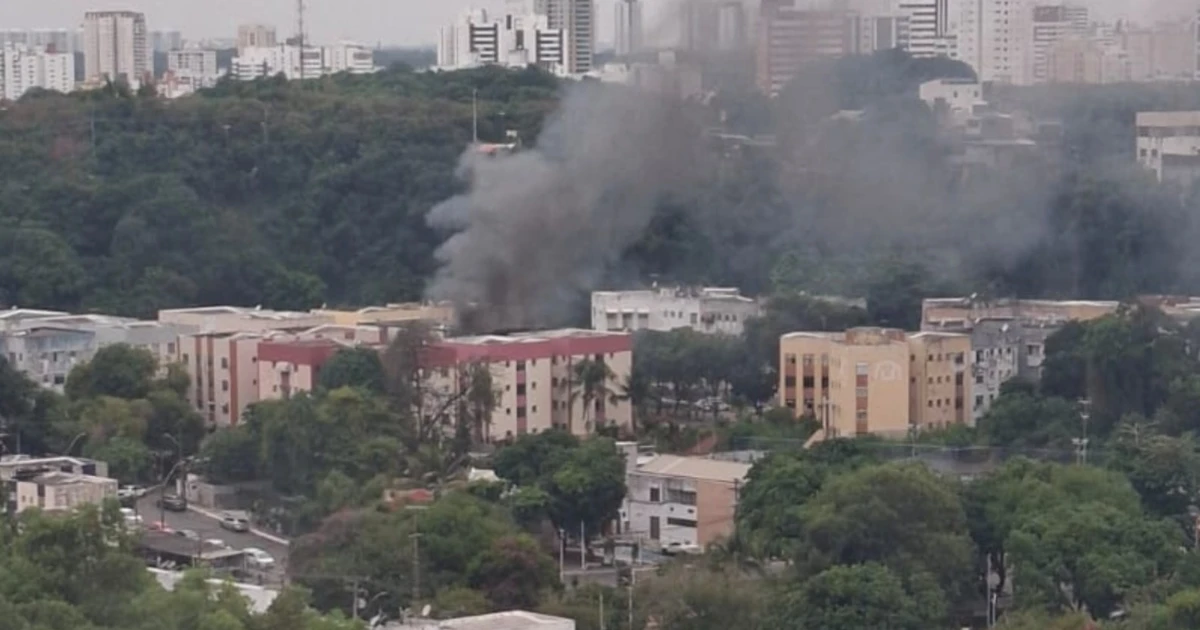 Imagem - Parte de prédio desaba após explosão por vazamento de gás e incêndio no Stiep
