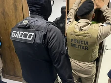 Imagem - Quatro PMs investigados por formação de milícia são presos no interior da Bahia