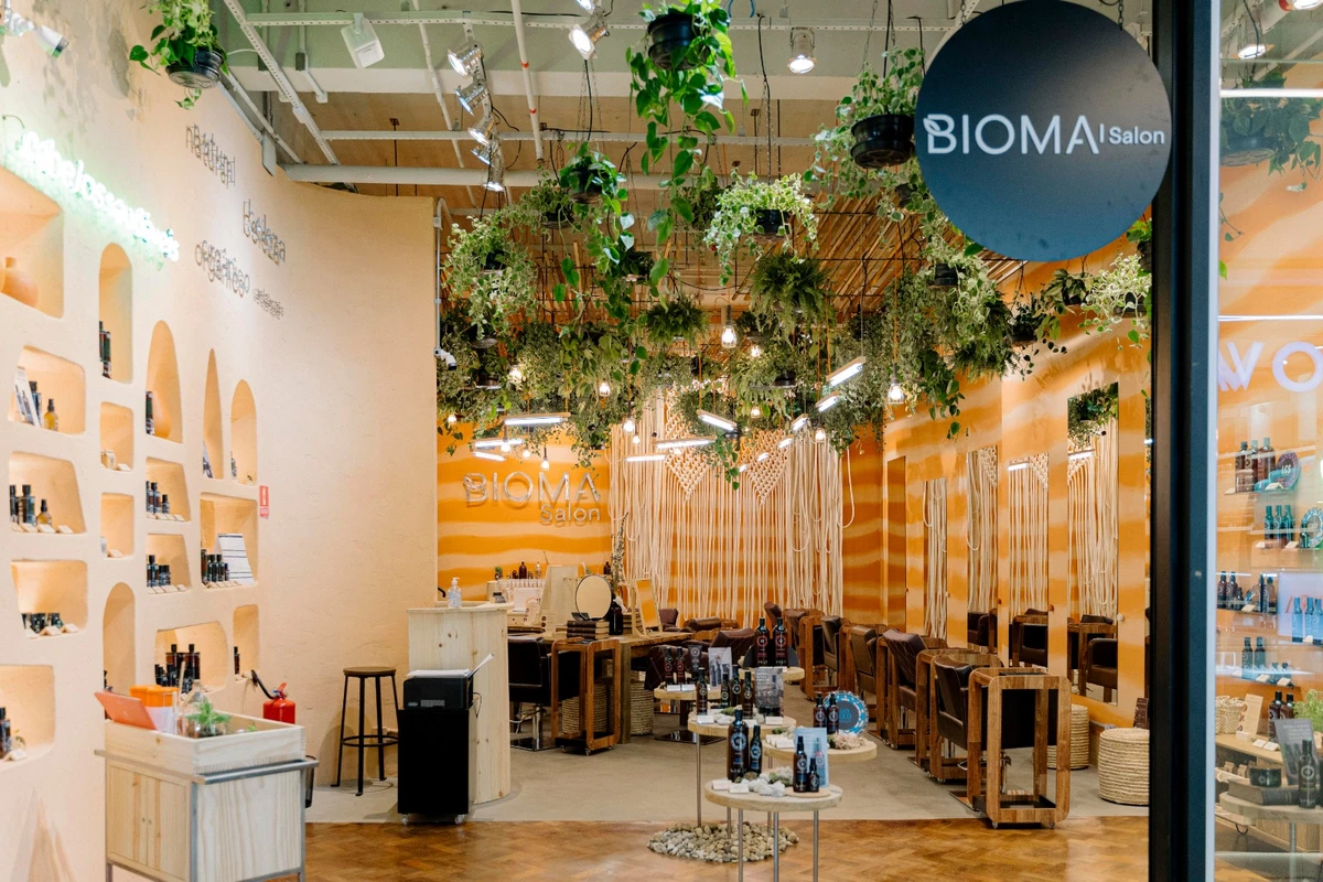 Bioma Casa Fio é um hair spa que une práticas de baixo impacto ambiental, experiência de bem-estar e condução especializada em saúde capilar. por Divulgação