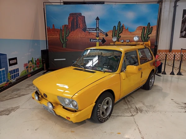 Brasília Amarela, carro do clipe 'Pelados em Santos', dos Mamonas Assassinas por Reprodução