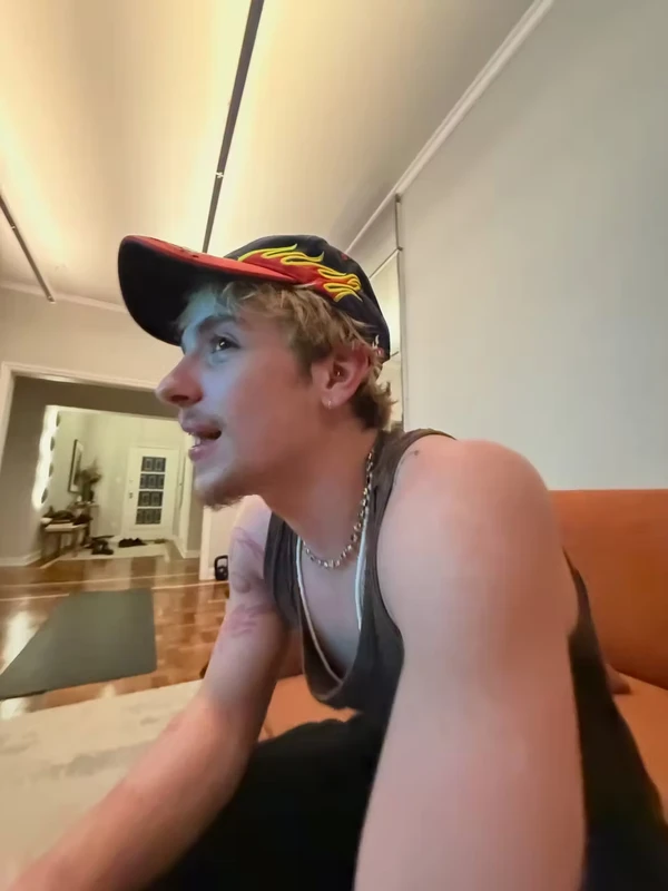 Juliano Floss vive com Marina Sena em apê em SP por Reprodução/Redes Sociais 