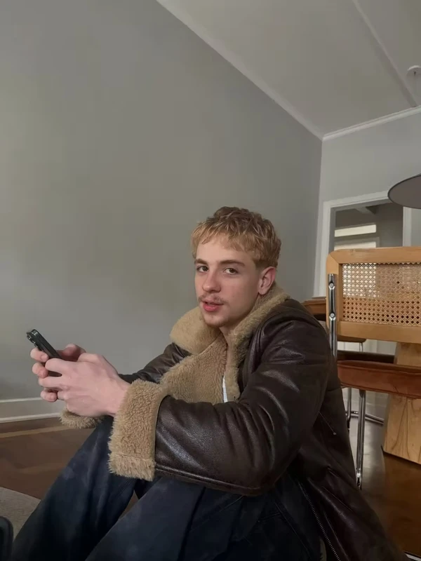 Juliano Floss vive com Marina Sena em apê em SP por Reprodução/Redes Sociais 