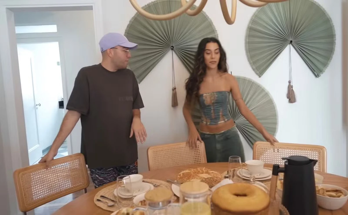 Juliano Floss vive com Marina Sena em apê em SP por Reprodução/Redes Sociais 