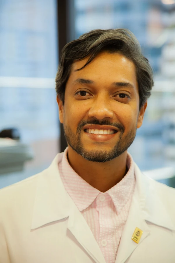 Professor Eduardo Muniz, da Ufba, desenvolveu patentes para produzir proteínas, a partir de plantas, para culturas que atenuam ou reduzem o processo inflamatório ou oxidativo nas células gliais por Sora Maia/CORREIO