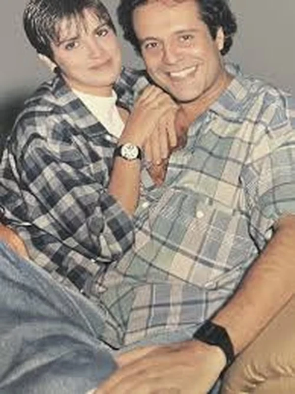 Dennis Carvalho com Tássia Camargo por Reprodução