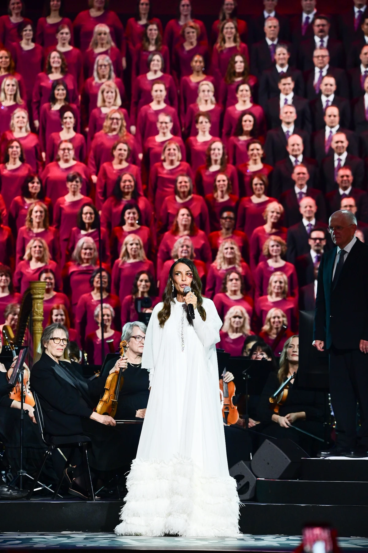 Ivete Sangalo faz primeiro show após acidente doméstico por Léo Franco/AgNews