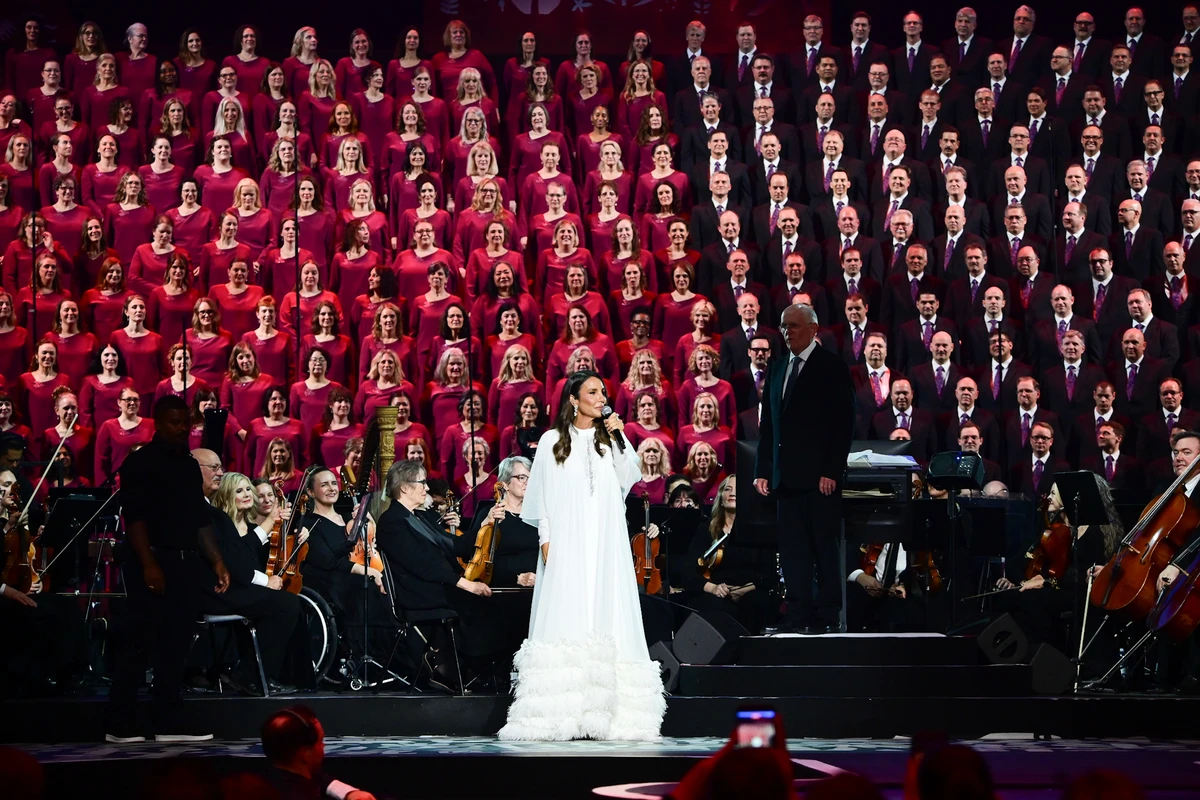 Ivete Sangalo faz primeiro show após acidente doméstico por Léo Franco/AgNews