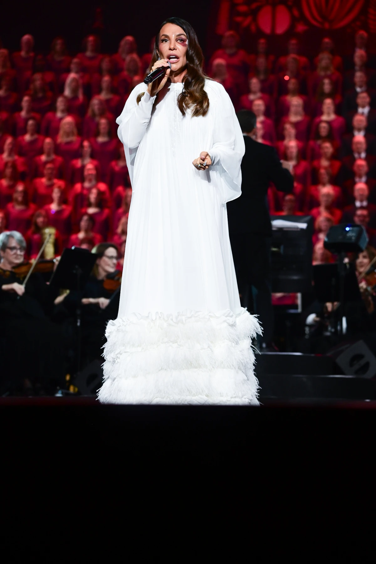 Ivete Sangalo faz primeiro show após acidente doméstico por Léo Franco/AgNews