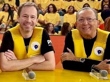 Imagem - Galvão Bueno e Tiago Leifert levam torta na cara no SBT durante o Passa ou Repassa