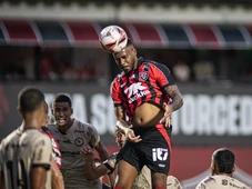 Imagem - Que susto! Vitória vence nos pênaltis e está na final