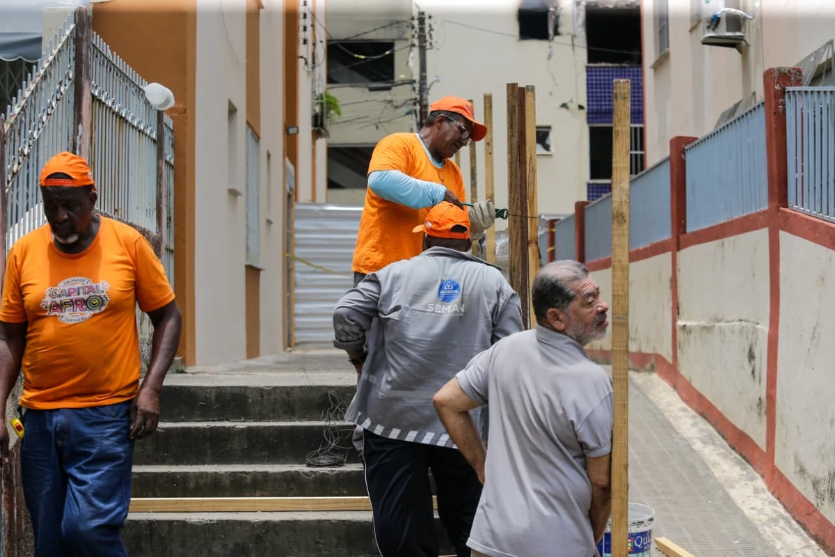 Codesal faz vistoria em prédios afetados por explosão no Stiep por Arisson Marinho/CORREIO