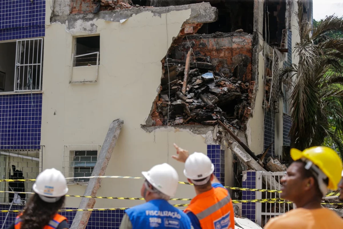 Codesal faz vistoria em prédios afetados por explosão no Stiep por Arisson Marinho/CORREIO