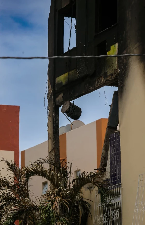 Codesal faz vistoria em prédios afetados por explosão no Stiep por Arisson Marinho/CORREIO