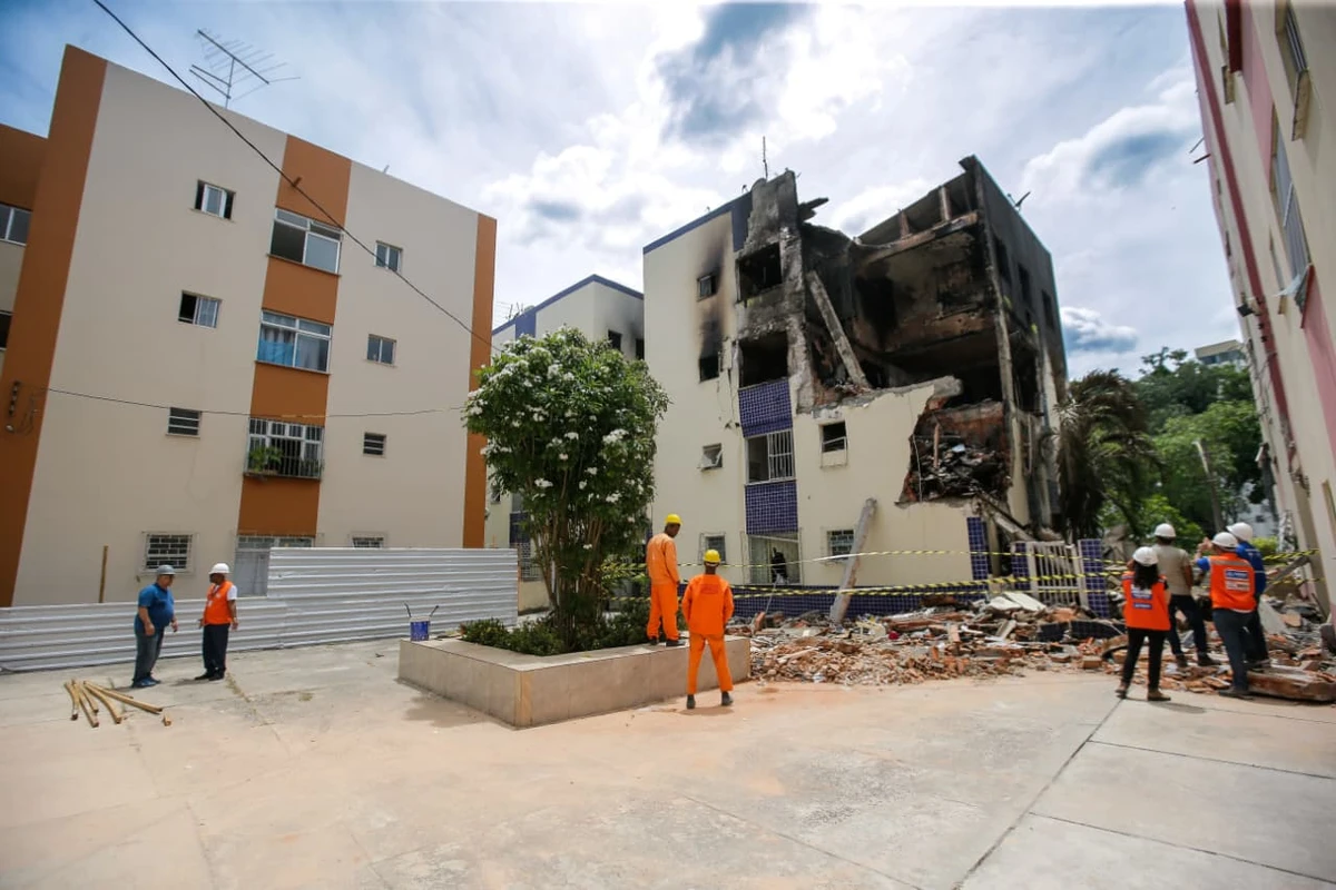 Codesal faz vistoria em prédios afetados por explosão no Stiep por Arisson Marinho/CORREIO