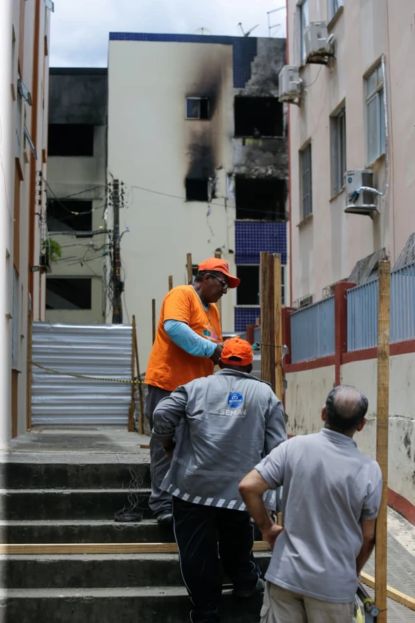 Codesal faz vistoria em prédios afetados por explosão no Stiep por Arisson Marinho/CORREIO