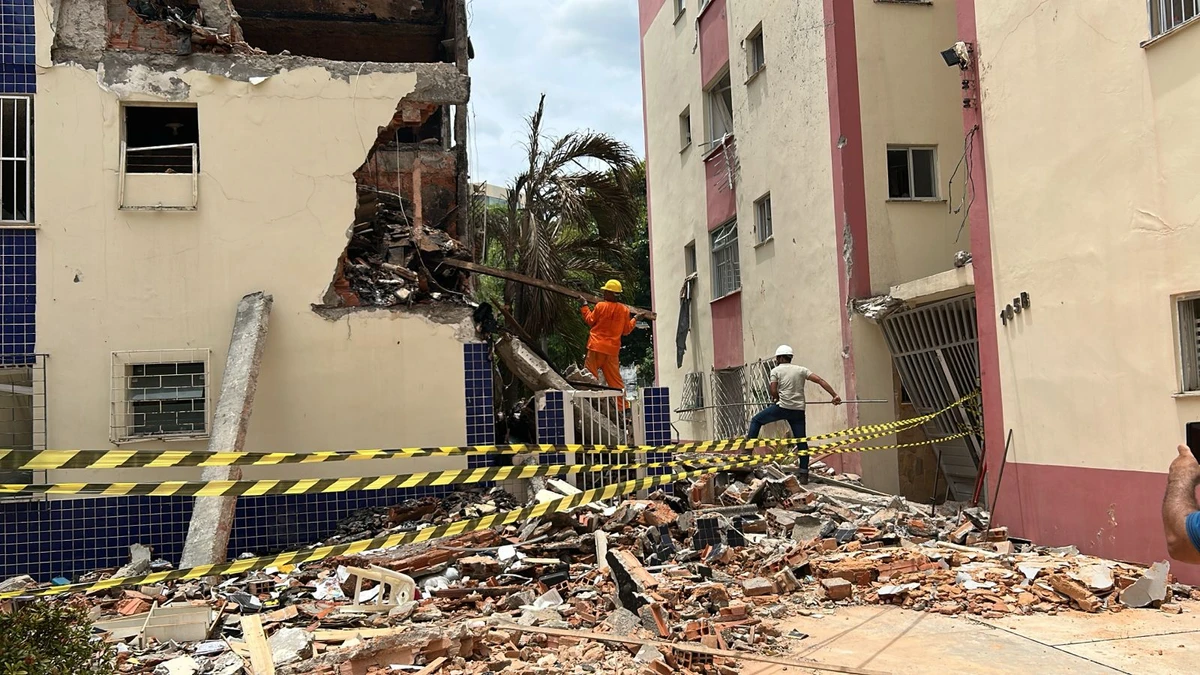 Codesal faz vistoria em prédios afetados por explosão no Stiep por Bruno Wendel/CORREIO