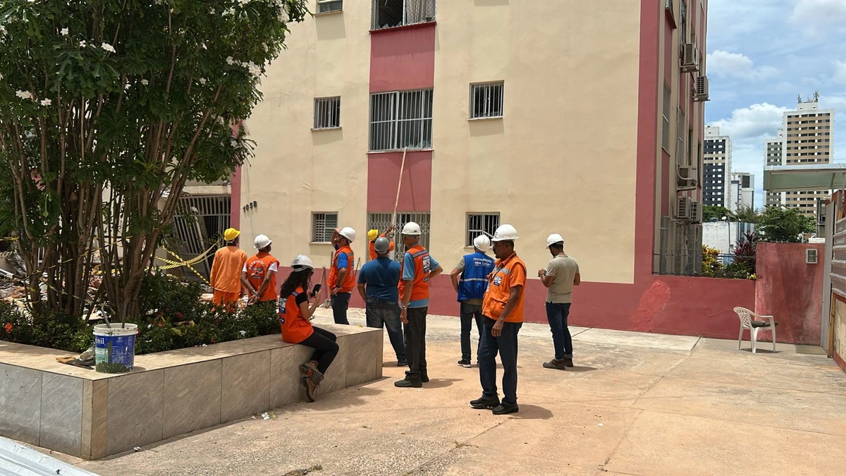 Codesal faz vistoria em prédios afetados por explosão no Stiep por Bruno Wendel/CORREIO