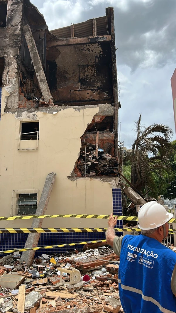 Codesal faz vistoria em prédios afetados por explosão no Stiep por Bruno Wendel/CORREIO