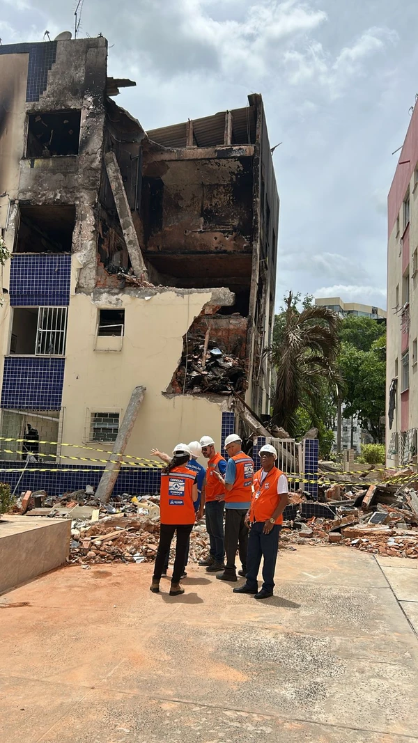 Codesal faz vistoria em prédios afetados por explosão no Stiep por Bruno Wendel/CORREIO