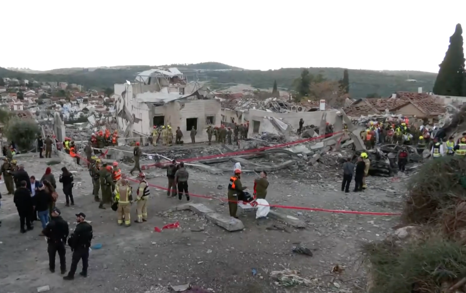 Míssel iraniano atinge área residencial em Israel por Reprodução