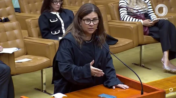 Juíza aposentada Cláudia Márcia de Carvalho Soares