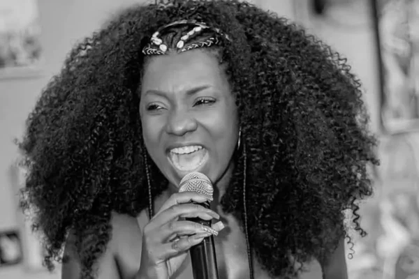 Adriana Araújo por Reprodução