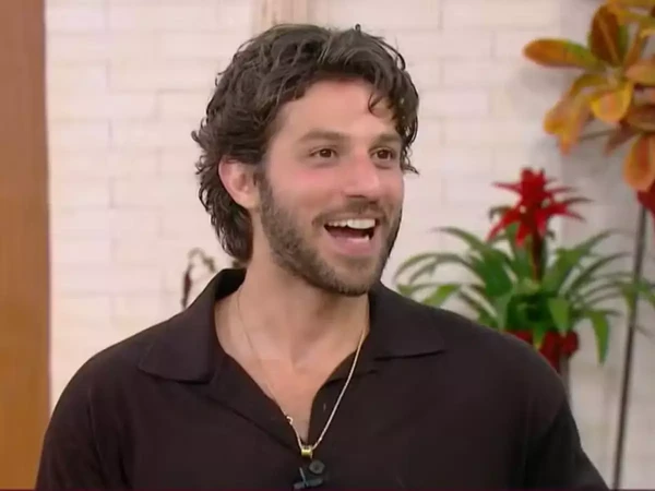 Chay Suede por Reprodução